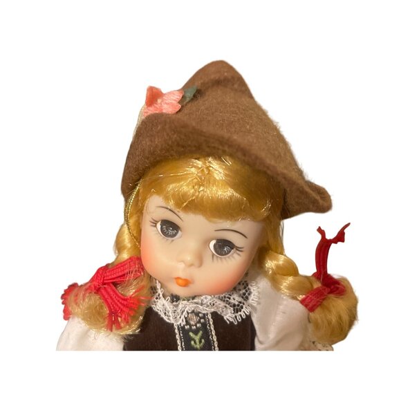 Vintage Madame Alexander Austria World Girl Doll #598 Original Box Estate 8" - Picture 2 of 4